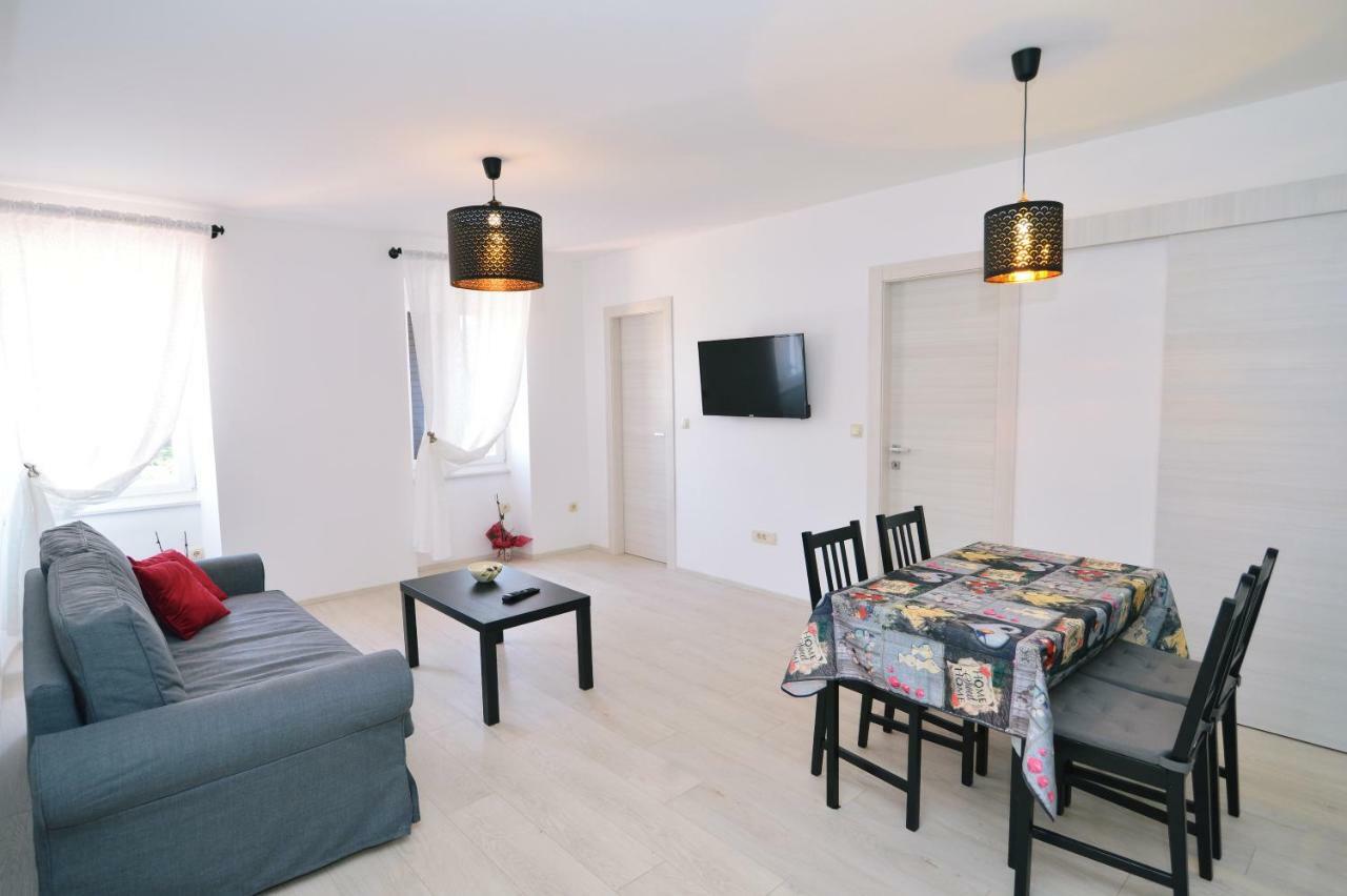 Apartments Knezgrad Ловран Экстерьер фото